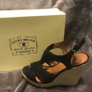 Black Lucky Brand sandals